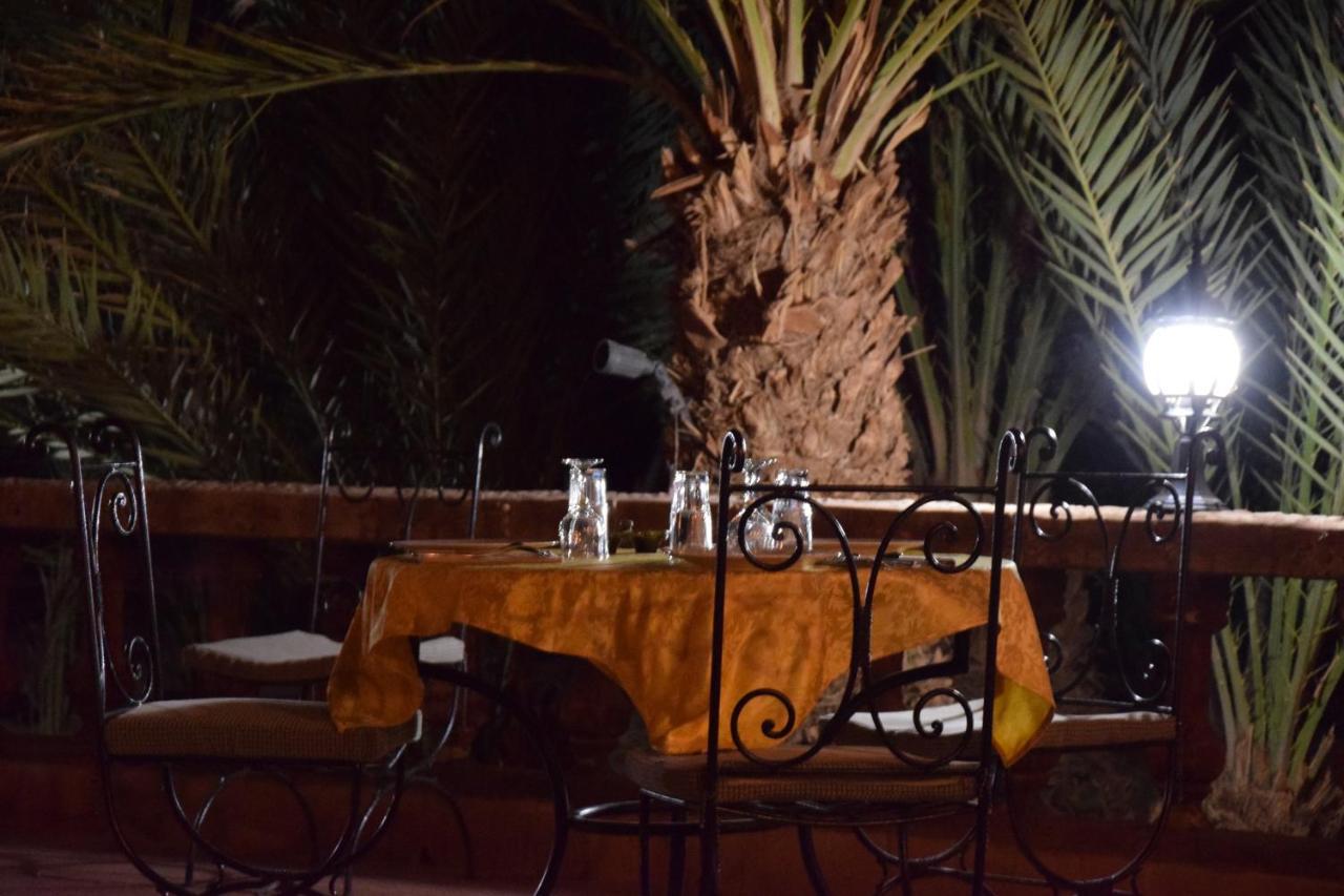 Hotel Carrefour Des Nomades M'Hamid Bagian luar foto